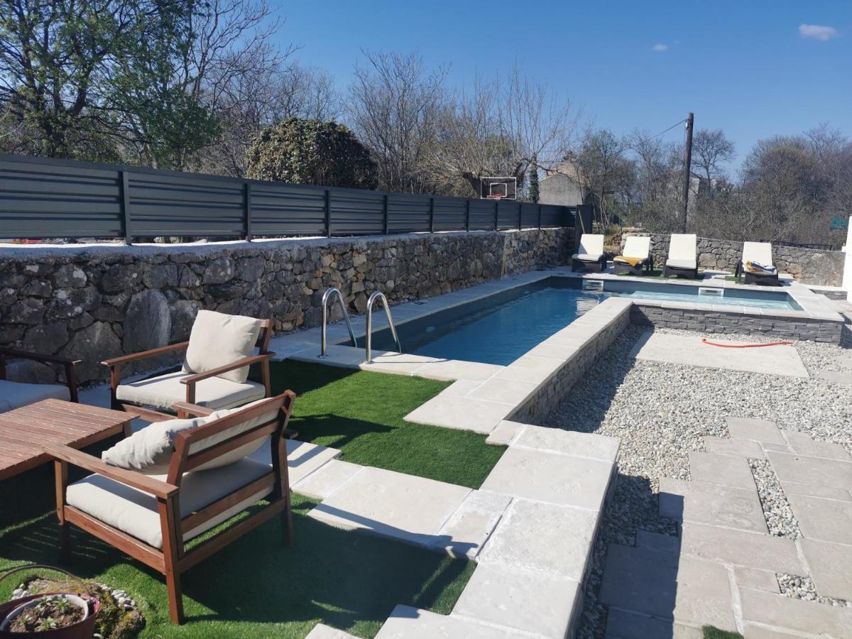 Villa Hrustika - Heated Pool, Jacuzzi & Sauna Gabonjin Екстер'єр фото