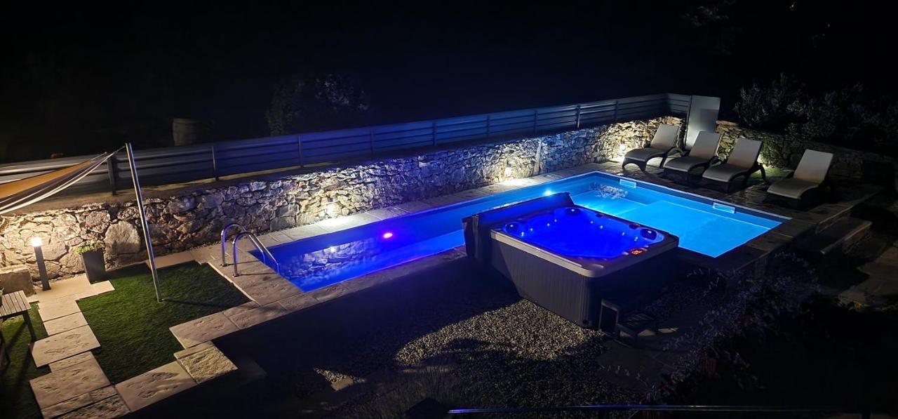 Villa Hrustika - Heated Pool, Jacuzzi & Sauna Gabonjin Екстер'єр фото
