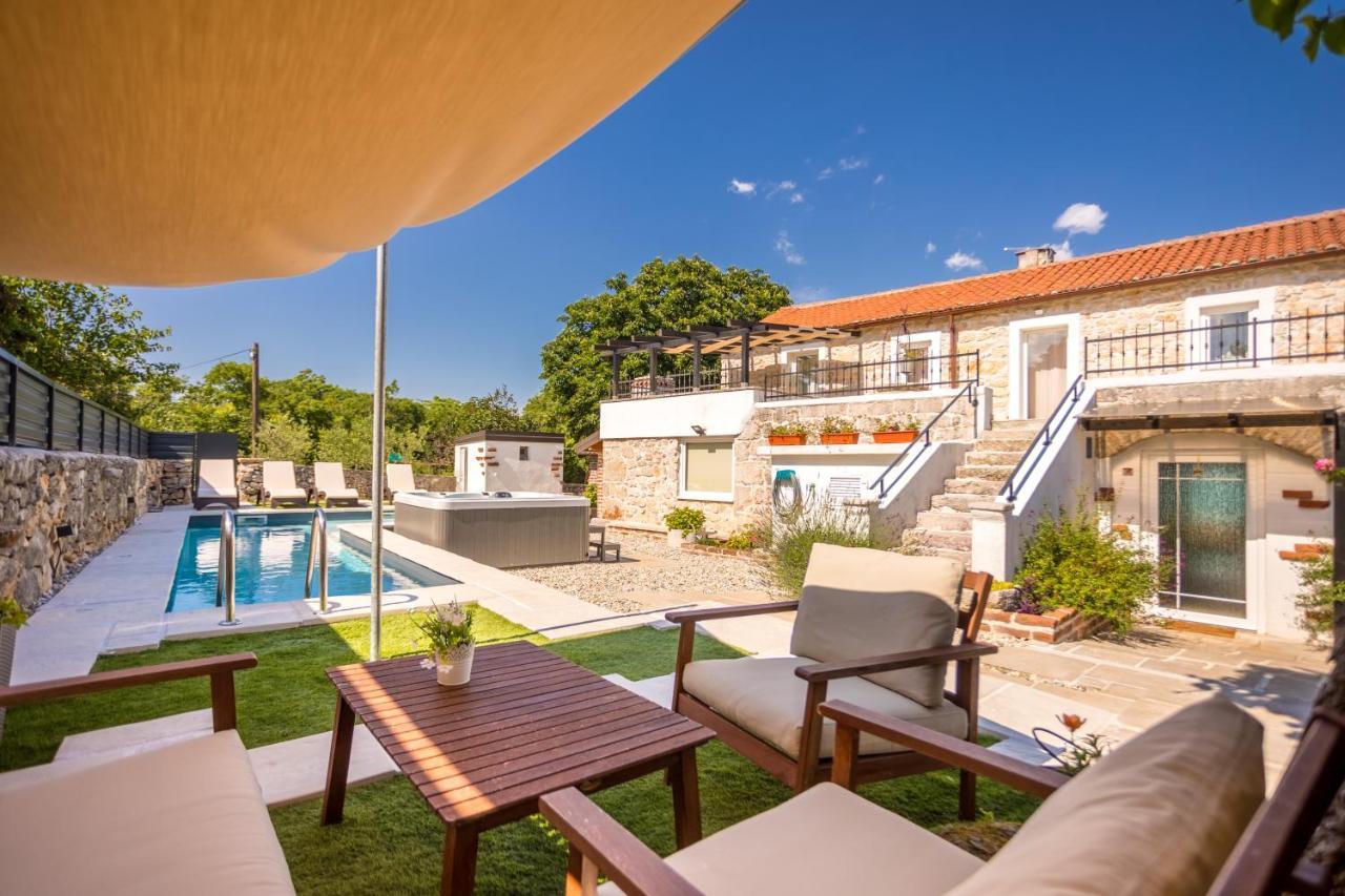 Villa Hrustika - Heated Pool, Jacuzzi & Sauna Gabonjin Екстер'єр фото