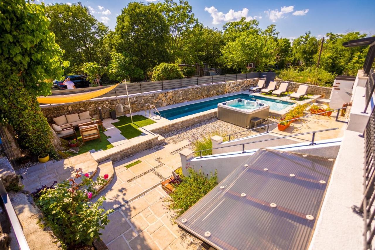 Villa Hrustika - Heated Pool, Jacuzzi & Sauna Gabonjin Екстер'єр фото
