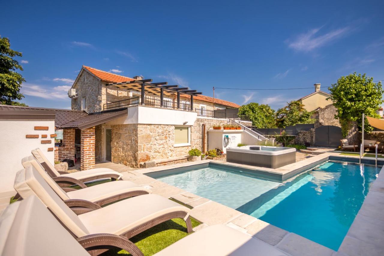 Villa Hrustika - Heated Pool, Jacuzzi & Sauna Gabonjin Екстер'єр фото