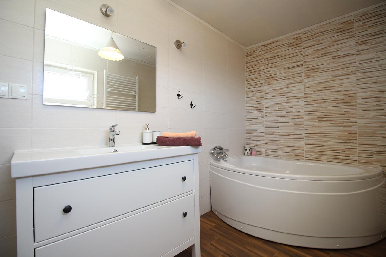 Villa Hrustika - Heated Pool, Jacuzzi & Sauna Gabonjin Екстер'єр фото